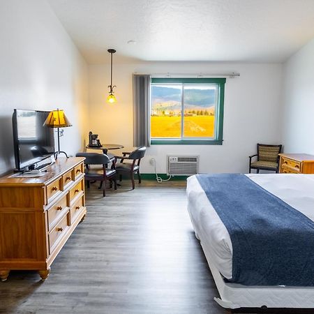 Teton Valley Motel Виктор Экстерьер фото