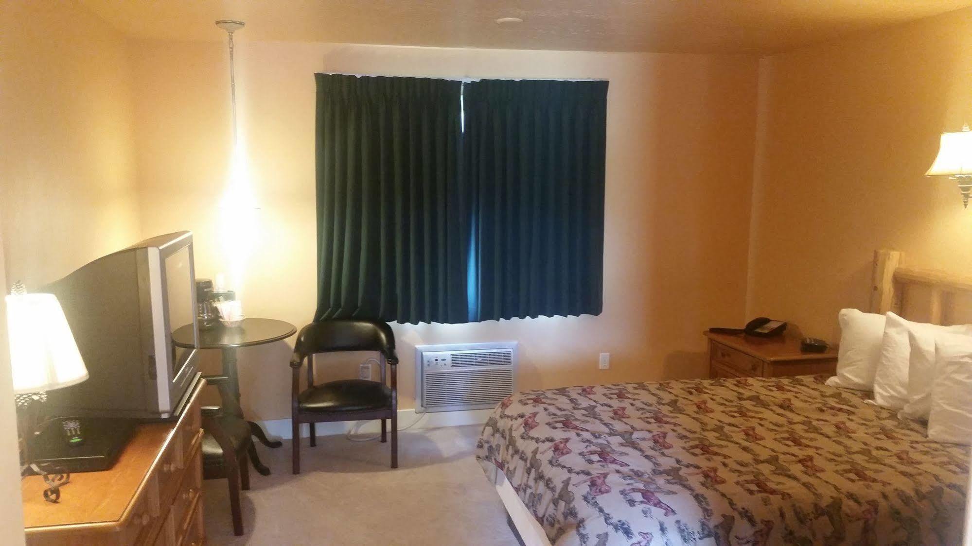 Teton Valley Motel Виктор Экстерьер фото